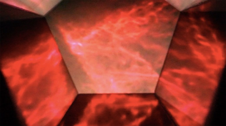 Mick Lorusso & Clarissa Ribeiro, "The Cat's Eye Nebula", 2015, Vista de la comunicación digital (entrecruzamiento cuántico) entre los artistas. Imagen cortesía de los artistas.