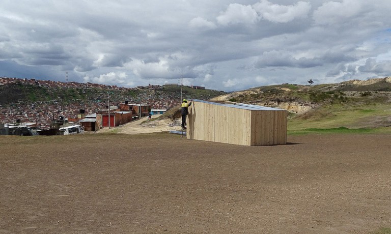 Óscar Moreno Escárraga, "La casa de la frontera", 2015. Montaje. Ciudadela Sucre, Municipio de Soacha.