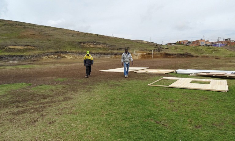 Óscar Moreno Escárraga, "La casa de la frontera", 2015. Montaje. Ciudadela Sucre, Municipio de Soacha.