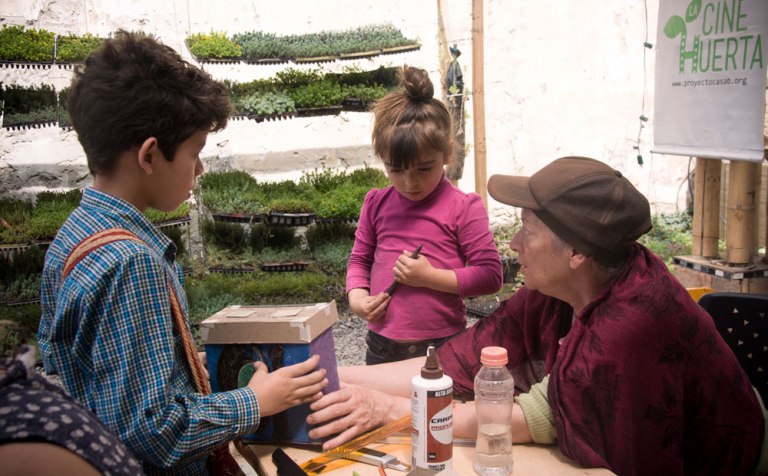 Proceso de construcción de camaras pin-hole del proyecto FUTUROSCOPIO, Bogotá